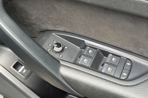 SO19SUV Audi Q5 2.0 TDI 40 Black Edition S Tronic quattro Euro 6 (s/s) 5dr Thumbnail #54