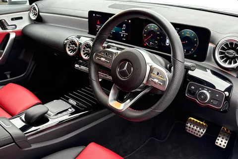 LV71WYW Mercedes-Benz Cla Class 1.3 CLA180 AMG Line (Premium Plus 2) Coupe 7G-DCT Euro 6 (s/s) 4dr Thumbnail #15