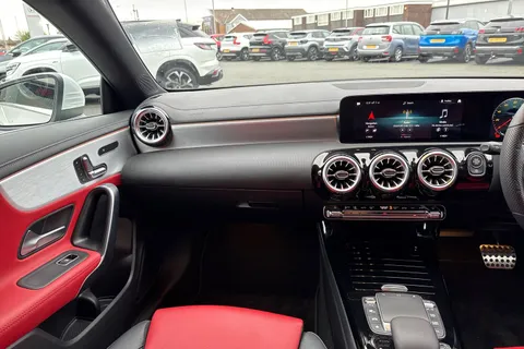 LV71WYW Mercedes-Benz Cla Class 1.3 CLA180 AMG Line (Premium Plus 2) Coupe 7G-DCT Euro 6 (s/s) 4dr Thumbnail #21