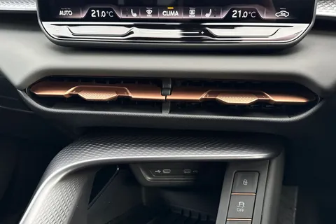 DA75OLW CUPRA Terramar 1.5 eTSI V2 DSG Euro 6 (s/s) 5dr Thumbnail #21