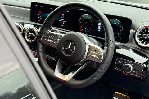 LV71WYW Mercedes-Benz Cla Class 1.3 CLA180 AMG Line (Premium Plus 2) Coupe 7G-DCT Euro 6 (s/s) 4dr Thumbnail #32