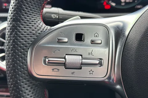 LV71WYW Mercedes-Benz Cla Class 1.3 CLA180 AMG Line (Premium Plus 2) Coupe 7G-DCT Euro 6 (s/s) 4dr Thumbnail #40