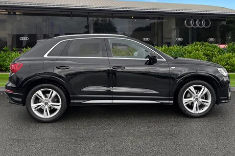 VK25CUG Audi Q3 S line 35 TFSI  150 PS S tronic Thumbnail #4