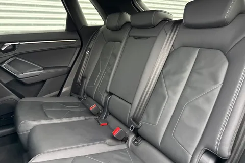 VK25CUG Audi Q3 S line 35 TFSI  150 PS S tronic Thumbnail #20
