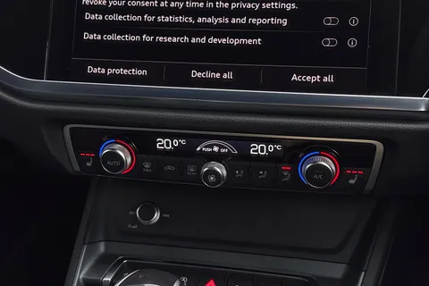 VK25CUG Audi Q3 S line 35 TFSI  150 PS S tronic Thumbnail #23