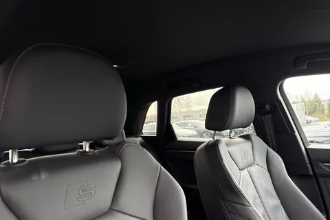 VK25CUG Audi Q3 S line 35 TFSI  150 PS S tronic Thumbnail #25