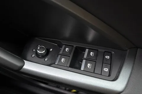 VK25CUG Audi Q3 S line 35 TFSI  150 PS S tronic Thumbnail #44