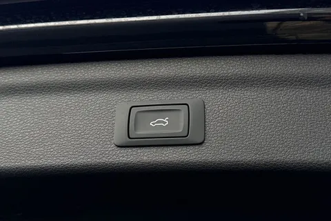 VK25CUG Audi Q3 S line 35 TFSI  150 PS S tronic Thumbnail #47