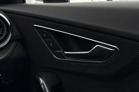  Audi SQ2 2.0 TFSI Black Edition S Tronic quattro Euro 6 (s/s) 5dr Thumbnail #21