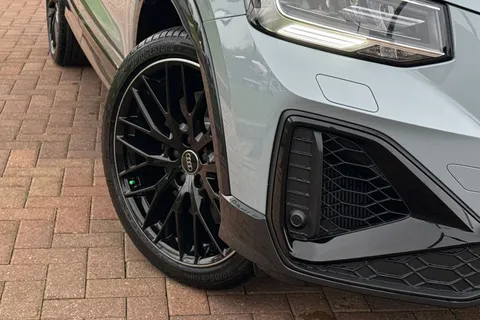  Audi SQ2 2.0 TFSI Black Edition S Tronic quattro Euro 6 (s/s) 5dr Thumbnail #26