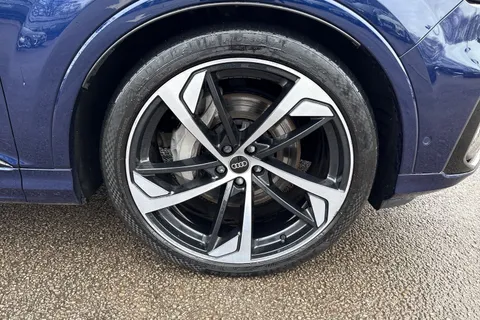 10 of 57 for Audi Q7 Black Edition 55 TFSI quattro 340 PS tiptronic