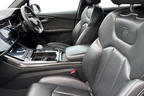 16 of 57 for Audi Q7 Black Edition 55 TFSI quattro 340 PS tiptronic