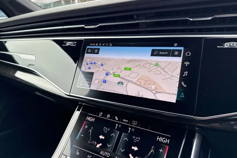 17 of 57 for Audi Q7 Black Edition 55 TFSI quattro 340 PS tiptronic