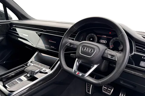 18 of 57 for Audi Q7 Black Edition 55 TFSI quattro 340 PS tiptronic