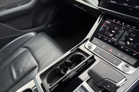 20 of 57 for Audi Q7 Black Edition 55 TFSI quattro 340 PS tiptronic