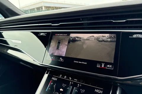 32 of 57 for Audi Q7 Black Edition 55 TFSI quattro 340 PS tiptronic