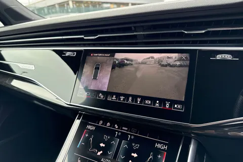 33 of 57 for Audi Q7 Black Edition 55 TFSI quattro 340 PS tiptronic