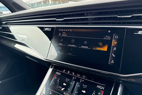 37 of 57 for Audi Q7 Black Edition 55 TFSI quattro 340 PS tiptronic