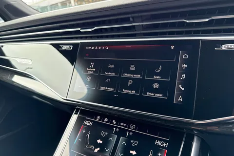 44 of 57 for Audi Q7 Black Edition 55 TFSI quattro 340 PS tiptronic