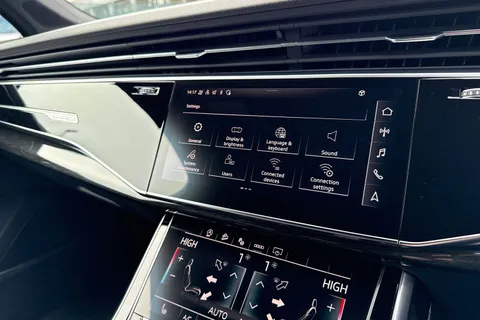 48 of 57 for Audi Q7 Black Edition 55 TFSI quattro 340 PS tiptronic