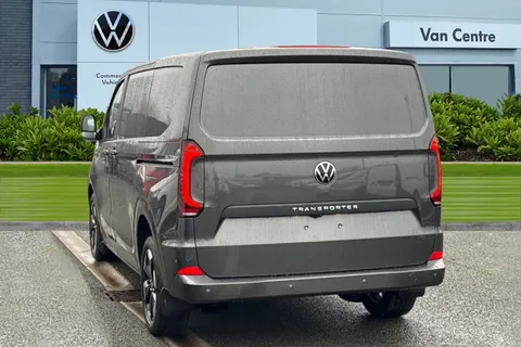 CX75VSY Volkswagen Transporter 2.0 TDI T32 Commerce Pro Auto FWD SWB Euro 6 (s/s) 5dr Thumbnail #2