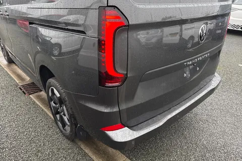 CX75VSY Volkswagen Transporter 2.0 TDI T32 Commerce Pro Auto FWD SWB Euro 6 (s/s) 5dr Thumbnail #7
