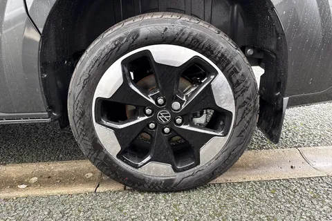 CX75VSY Volkswagen Transporter 2.0 TDI T32 Commerce Pro Auto FWD SWB Euro 6 (s/s) 5dr Thumbnail #10