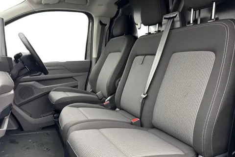 CX75VSY Volkswagen Transporter 2.0 TDI T32 Commerce Pro Auto FWD SWB Euro 6 (s/s) 5dr Thumbnail #15