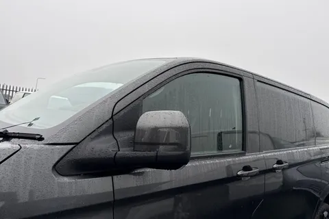 CX75VSY Volkswagen Transporter 2.0 TDI T32 Commerce Pro Auto FWD SWB Euro 6 (s/s) 5dr Thumbnail #25