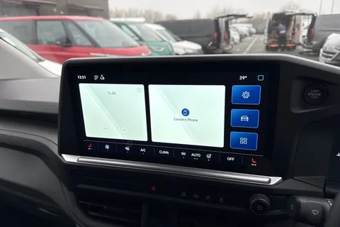 CX75VSY Volkswagen Transporter 2.0 TDI T32 Commerce Pro Auto FWD SWB Euro 6 (s/s) 5dr Thumbnail #31