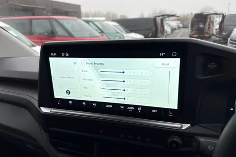 CX75VSY Volkswagen Transporter 2.0 TDI T32 Commerce Pro Auto FWD SWB Euro 6 (s/s) 5dr Thumbnail #33