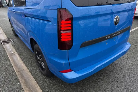 CX75KHH Volkswagen Transporter 2.0 TDI T32 Commerce Pro Kombi Double Cab 5dr Diesel Manual SWB Euro 6 (s/s) (150 ps) Thumbnail #7