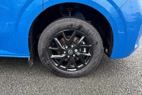 CX75KHH Volkswagen Transporter 2.0 TDI T32 Commerce Pro Kombi Double Cab 5dr Diesel Manual SWB Euro 6 (s/s) (150 ps) Thumbnail #12