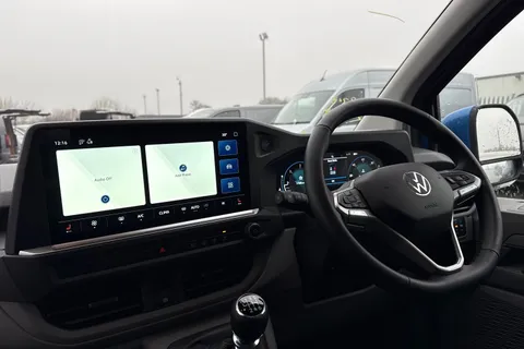 CX75KHH Volkswagen Transporter 2.0 TDI T32 Commerce Pro Kombi Double Cab 5dr Diesel Manual SWB Euro 6 (s/s) (150 ps) Thumbnail #17