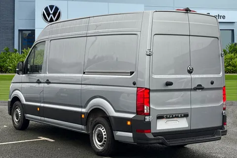 CX75JYB Volkswagen Crafter 2.0 TDI CR35 Commerce Plus Auto FWD MWB High Roof Euro 6 (s/s) 5dr Thumbnail #3
