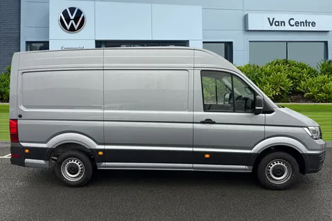 CX75JYB Volkswagen Crafter 2.0 TDI CR35 Commerce Plus Auto FWD MWB High Roof Euro 6 (s/s) 5dr Thumbnail #4