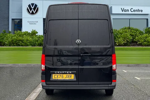 CX75JXR Volkswagen Crafter 2.0 TDI CR35 Commerce Plus FWD LWB High Roof Euro 6 (s/s) 5dr Thumbnail #4