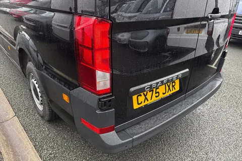 CX75JXR Volkswagen Crafter 2.0 TDI CR35 Commerce Plus FWD LWB High Roof Euro 6 (s/s) 5dr Thumbnail #7