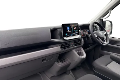 CX75JYB Volkswagen Crafter 2.0 TDI CR35 Commerce Plus Auto FWD MWB High Roof Euro 6 (s/s) 5dr Thumbnail #15