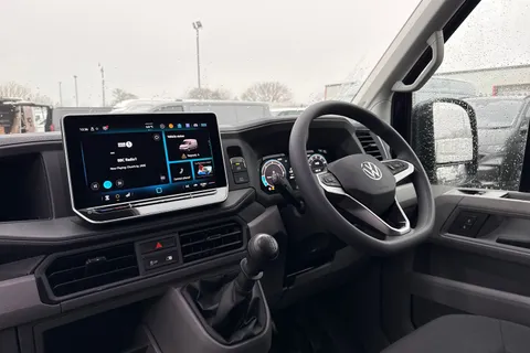 CX75JXR Volkswagen Crafter 2.0 TDI CR35 Commerce Plus FWD LWB High Roof Euro 6 (s/s) 5dr Thumbnail #17