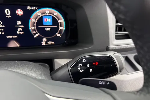 CX75JYB Volkswagen Crafter 2.0 TDI CR35 Commerce Plus Auto FWD MWB High Roof Euro 6 (s/s) 5dr Thumbnail #23