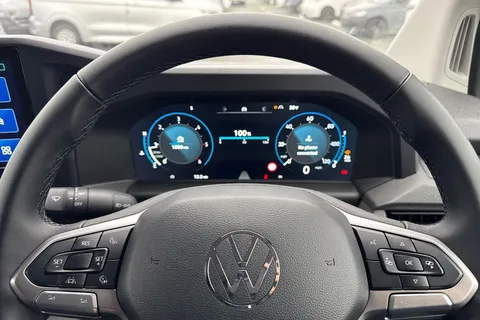 CX75KGO Volkswagen Transporter 2.0 TDI T28 Commerce FWD SWB Euro 6 (s/s) 5dr Thumbnail #27