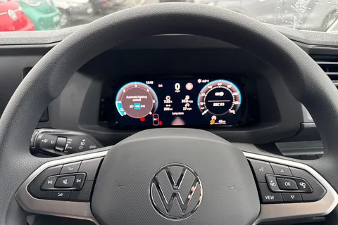 CX75JXR Volkswagen Crafter 2.0 TDI CR35 Commerce Plus FWD LWB High Roof Euro 6 (s/s) 5dr Thumbnail #28