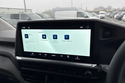 CX75KGO Volkswagen Transporter 2.0 TDI T28 Commerce FWD SWB Euro 6 (s/s) 5dr Thumbnail #32