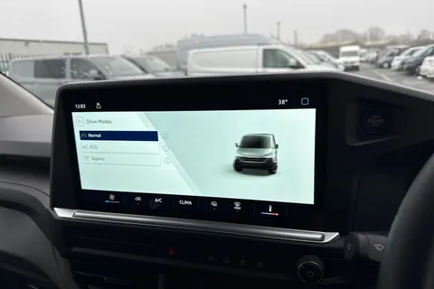 CX75KGO Volkswagen Transporter 2.0 TDI T28 Commerce FWD SWB Euro 6 (s/s) 5dr Thumbnail #33