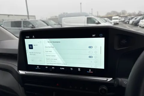 CX75KGO Volkswagen Transporter 2.0 TDI T28 Commerce FWD SWB Euro 6 (s/s) 5dr Thumbnail #34