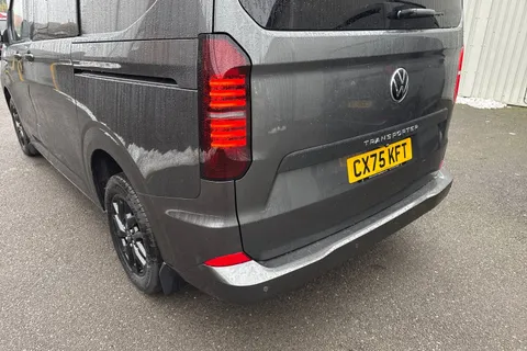 CX75KFT Volkswagen Transporter 2.0 TDI T32 Commerce Pro Kombi Double Cab 5dr Diesel Manual SWB Euro 6 (s/s) (150 ps) Thumbnail #7