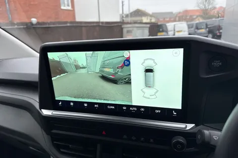 CX75KFT Volkswagen Transporter 2.0 TDI T32 Commerce Pro Kombi Double Cab 5dr Diesel Manual SWB Euro 6 (s/s) (150 ps) Thumbnail #36