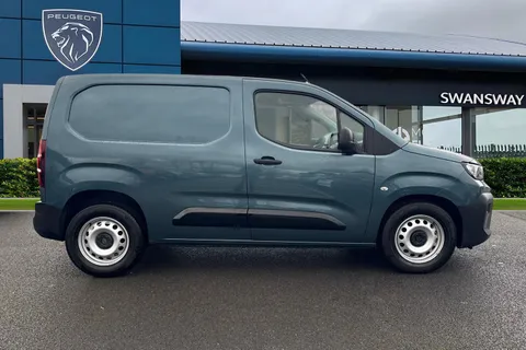 DC24TZA PEUGEOT E-Partner 52kWh Professional Standard Panel Van Auto SWB 5dr (7.4kW Charger) Thumbnail #4