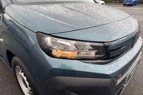 DC24TZA PEUGEOT E-Partner 52kWh Professional Standard Panel Van Auto SWB 5dr (7.4kW Charger) Thumbnail #9